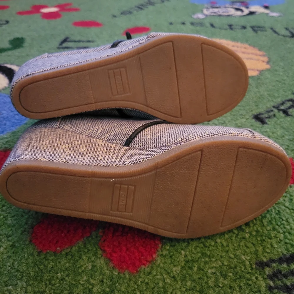 Toms Women's Wedges Size: 7